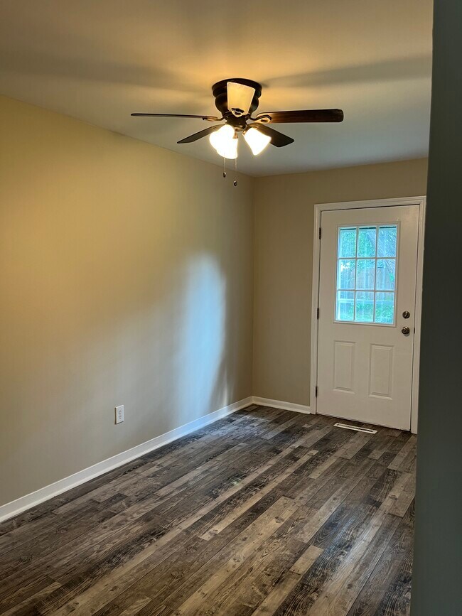 Dining area - 5206 Monticello Ave