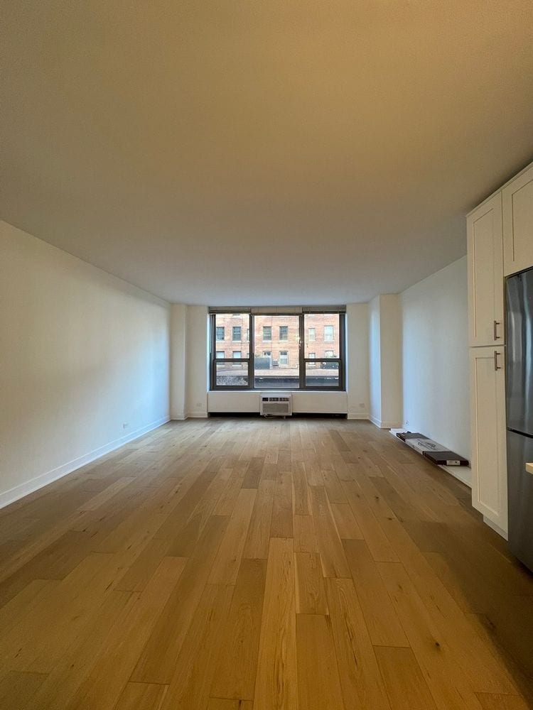 Building Photo - 1550 N Lake Shore Dr