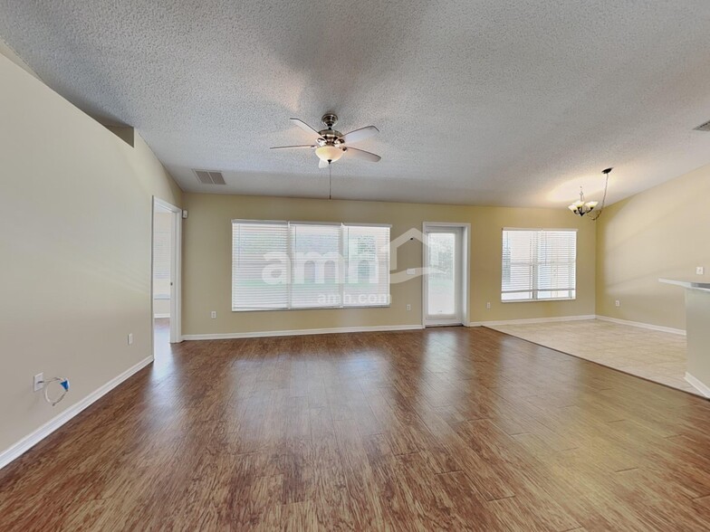 Building Photo - 2085 SE North Blackwell Dr