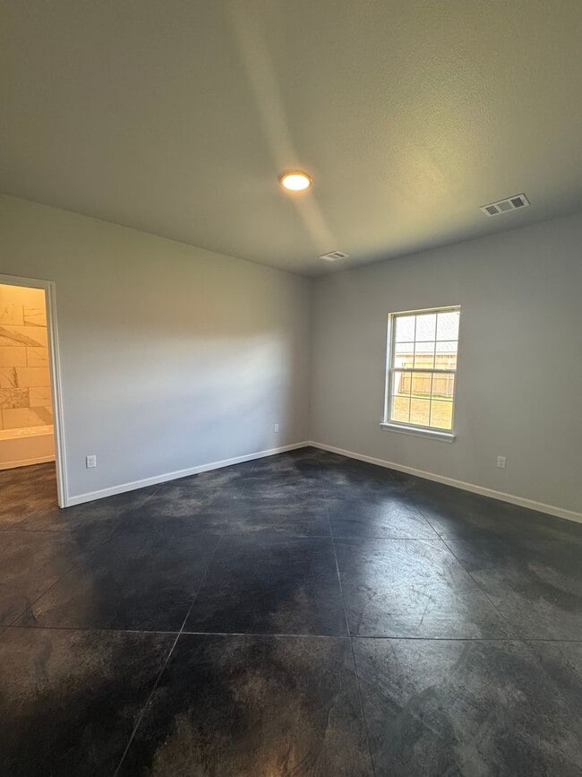 Building Photo - New built located in Beacon Pointe area!!!...