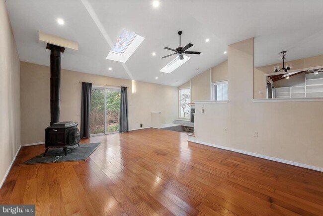 Building Photo - 2337 Glade Bank Way