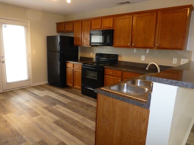 Building Photo - Stewarts Landing Neighborhood, Easy access to I-24