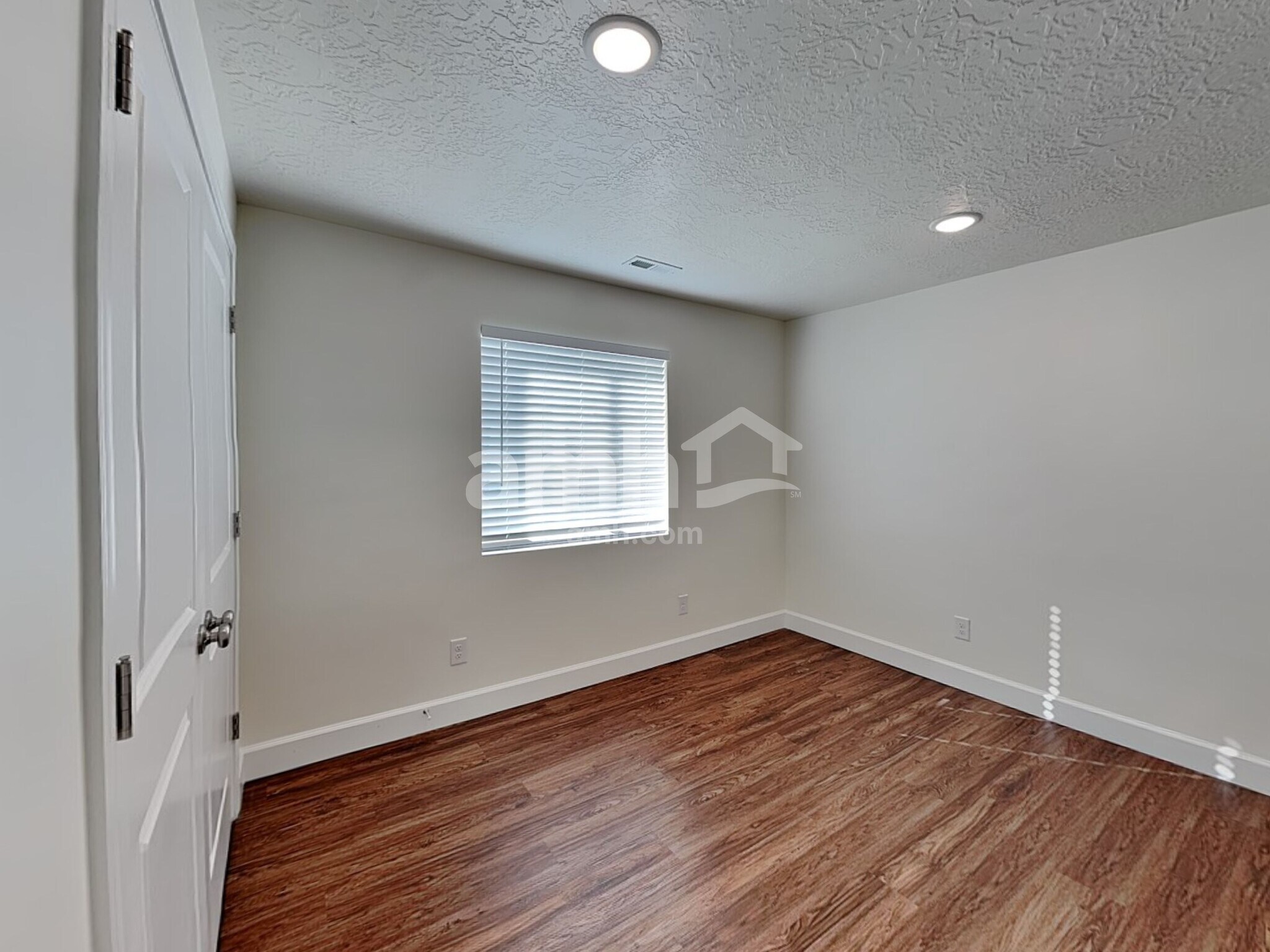 Building Photo - 1273 N Rickshaw Ln