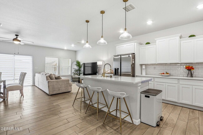 Building Photo - 6556 Ta Suil Pl