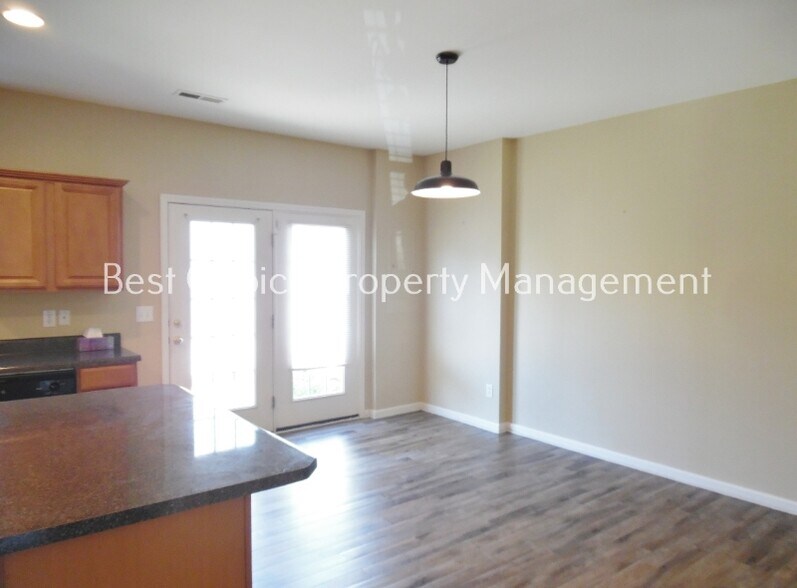 Building Photo - 354 Moonstone Dr