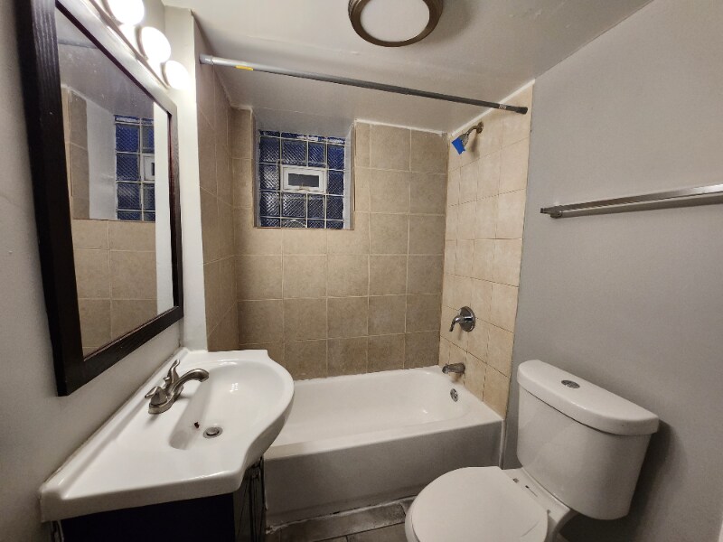 Building Photo - 7314 S Kenwood Ave