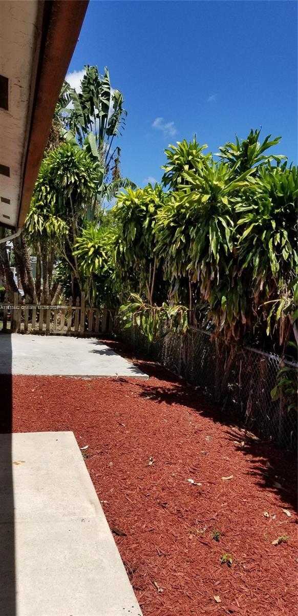 Building Photo - 2526 Taylor St