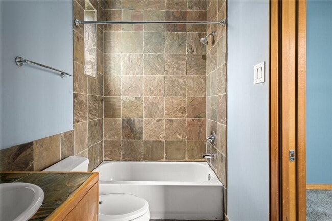 Building Photo - 224 Willard St