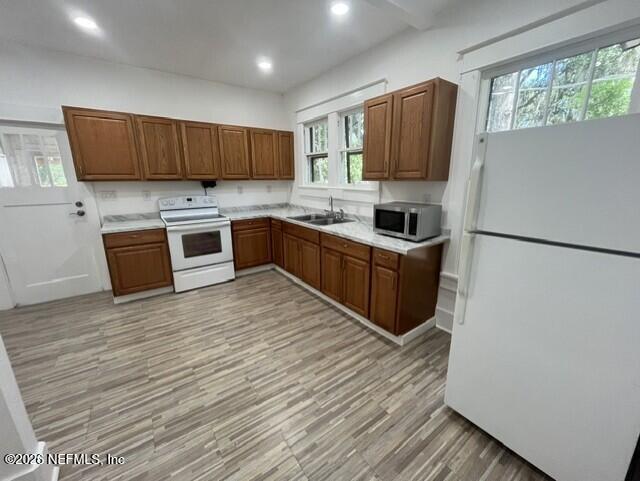 Building Photo - 108 Fern St