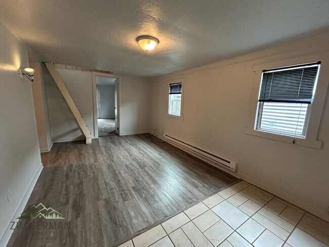 Building Photo - Newberry