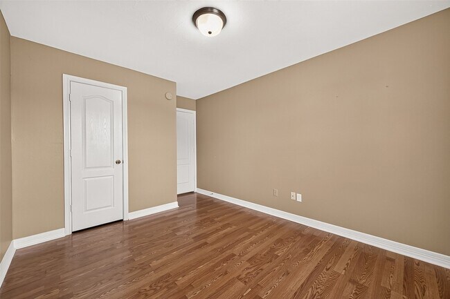 Building Photo - 4011 Alexis Cir