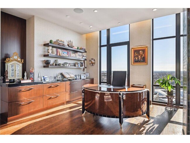 Building Photo - 201 S 11th St