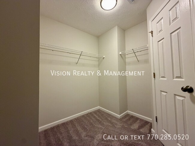 Building Photo - 2084 Manhattan Pkwy