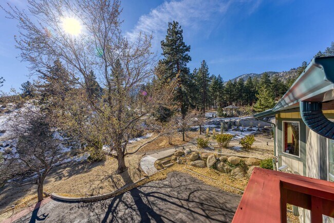 Building Photo - FULLY FURNISHED Home in the Mountains