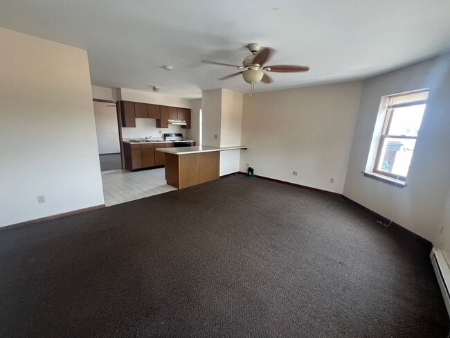 Building Photo - Rare Downtown Apt In Argyle