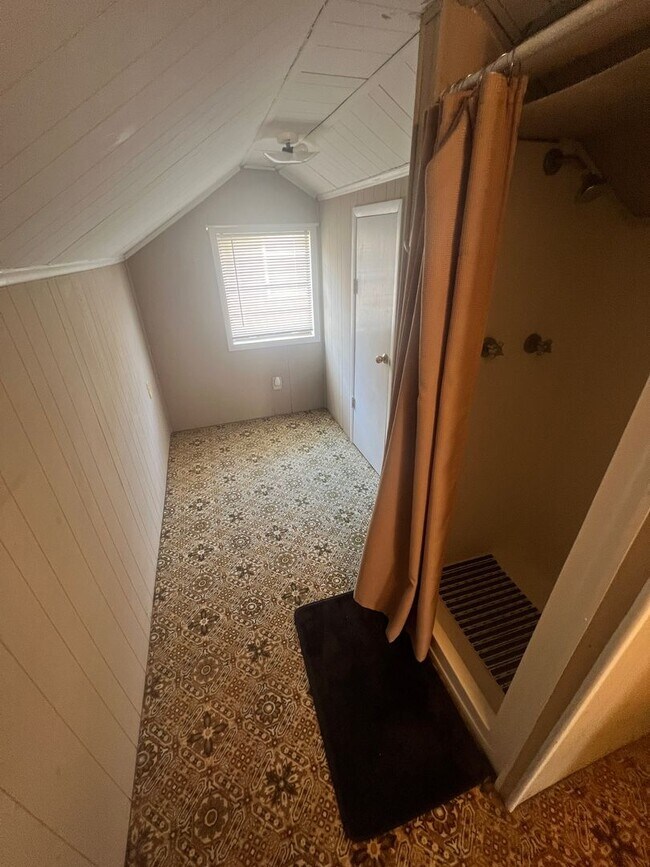 Building Photo - Pre leasing or Available now 3/2 in Heart of Lubbock!