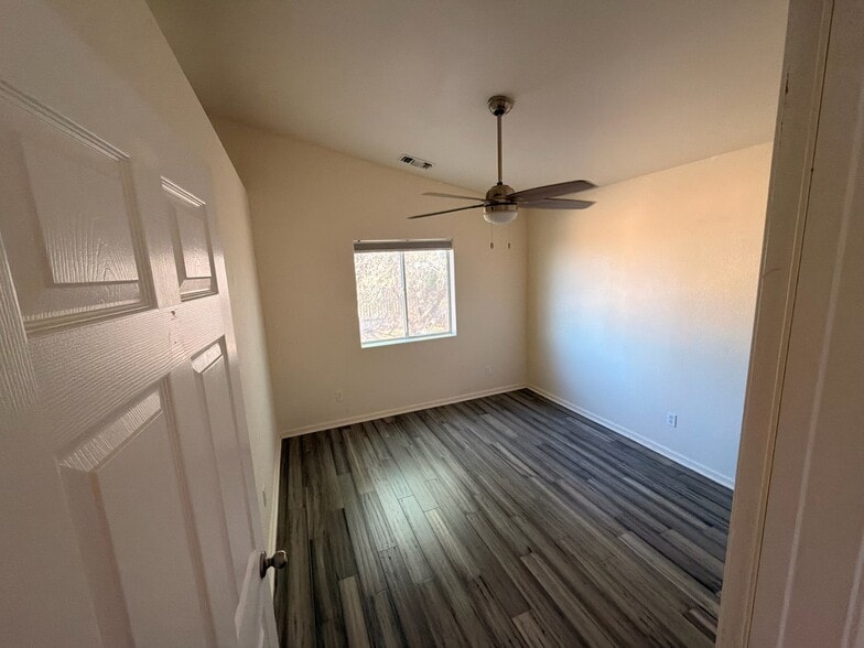 Building Photo - 5411 Baileya Ave
