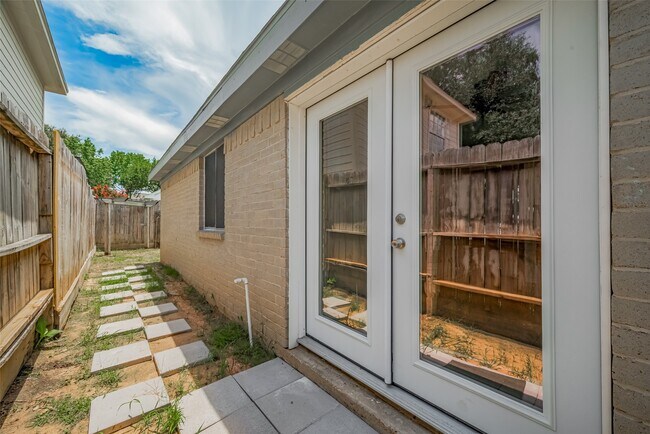 Building Photo - 21319 Park Mill Ln