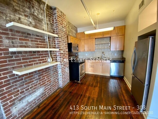 Building Photo - 413 S Main St