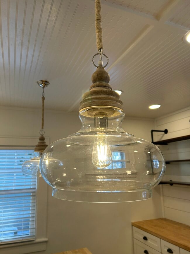 Building Photo - 5107 N College Ave