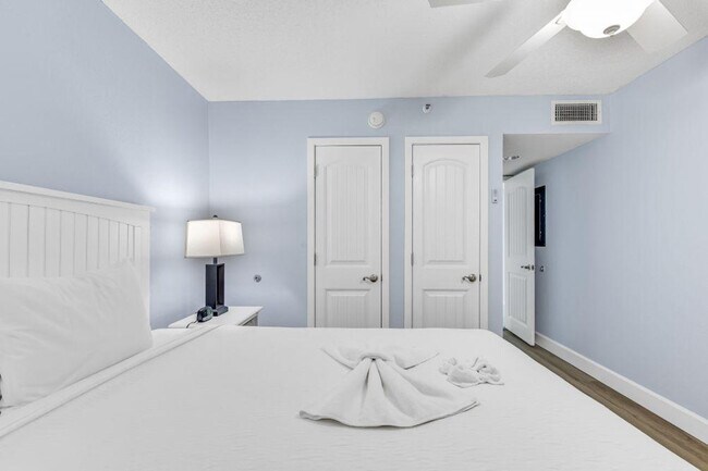 Building Photo - 3548 Alexandria Ave