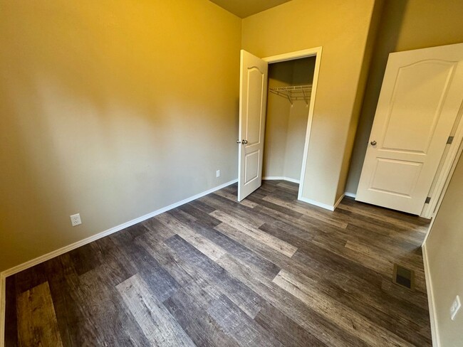 Building Photo - Enjoy quiet living in this corner of the L...