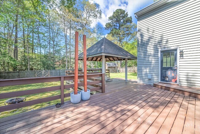 Building Photo - 304 Lynn's Way Yorktown VA 23962: Freshly Painted Updated Photos Coming !