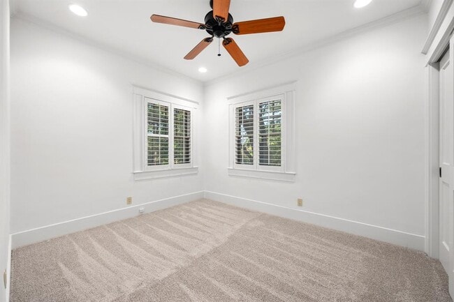 Building Photo - 1301 Kent Ln