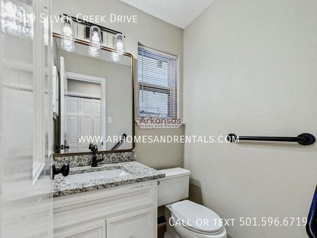 Building Photo - 1109 Silver Creek Dr