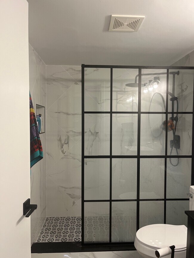 Building Photo - 1113 Green Pine Blvd