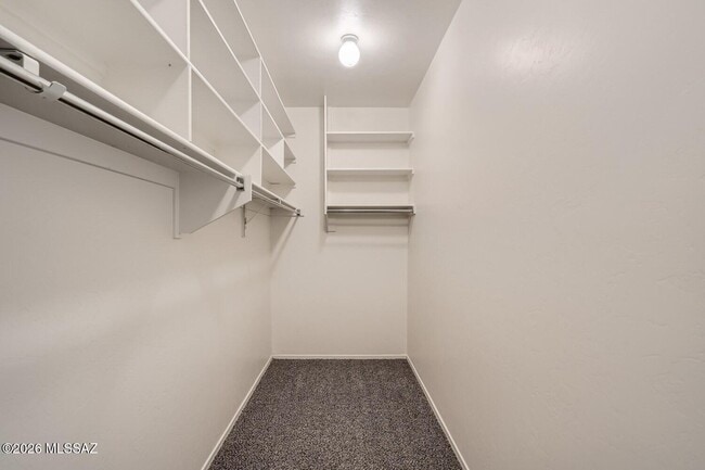 Building Photo - 8437 W Green Kingfisher Ln