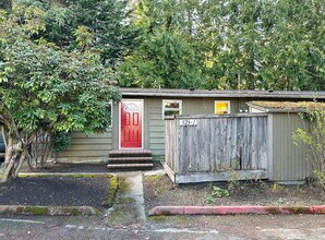 Building Photo - 523 Madison St