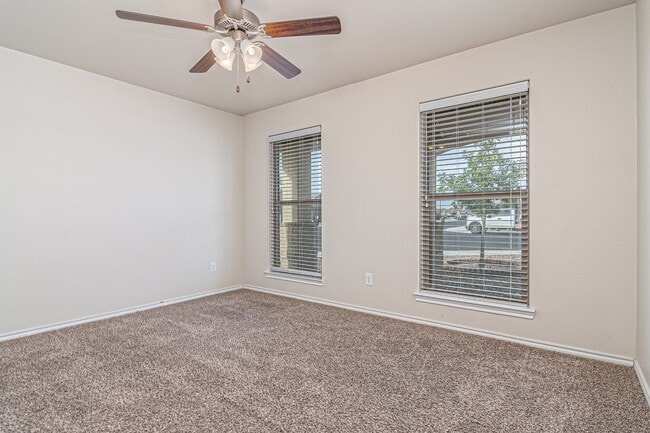 Building Photo - 6719 Yellow Rose Ct