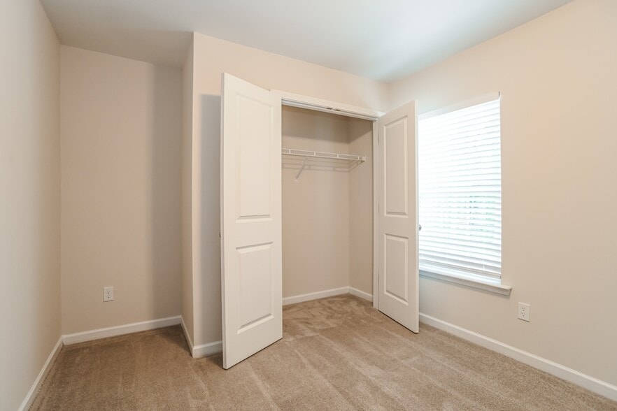 Building Photo - 7823 Bellhaven Blvd