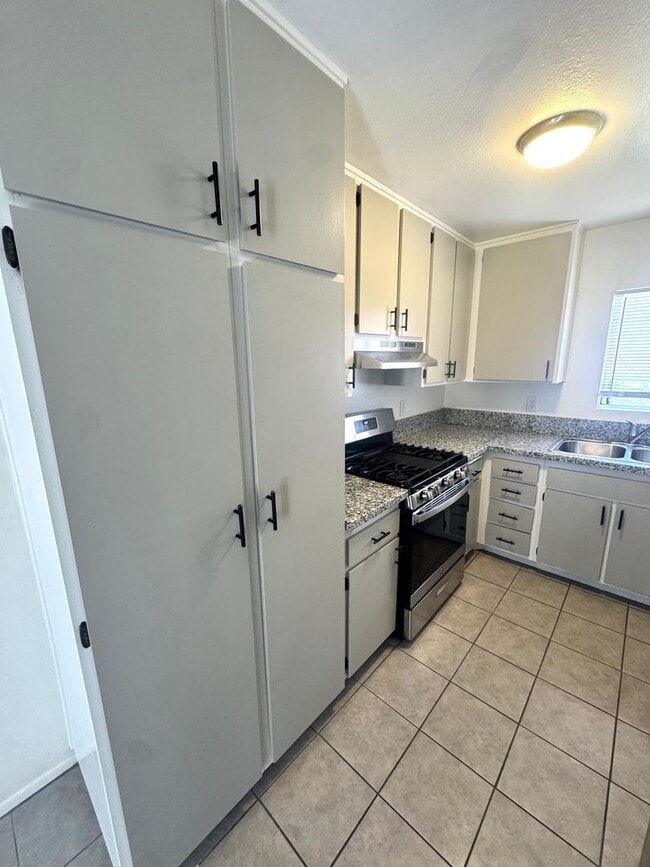 Building Photo - Ralston Village Remodeled Condo