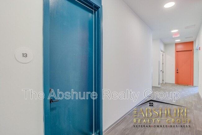 Building Photo - 600 S Duke St