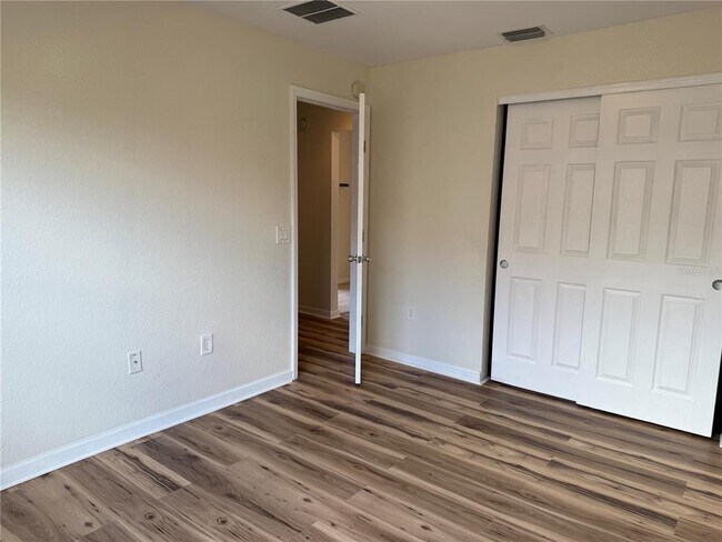 Building Photo - 4304 SW 54th Ct