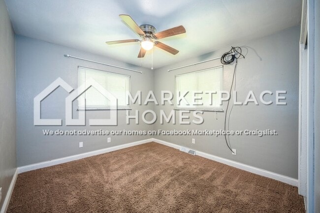 Building Photo - 2820 Oriole Dr