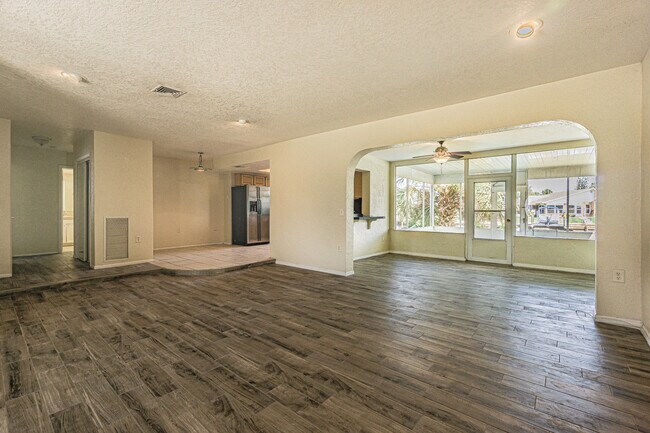 Building Photo - 4149 Floramar Ter