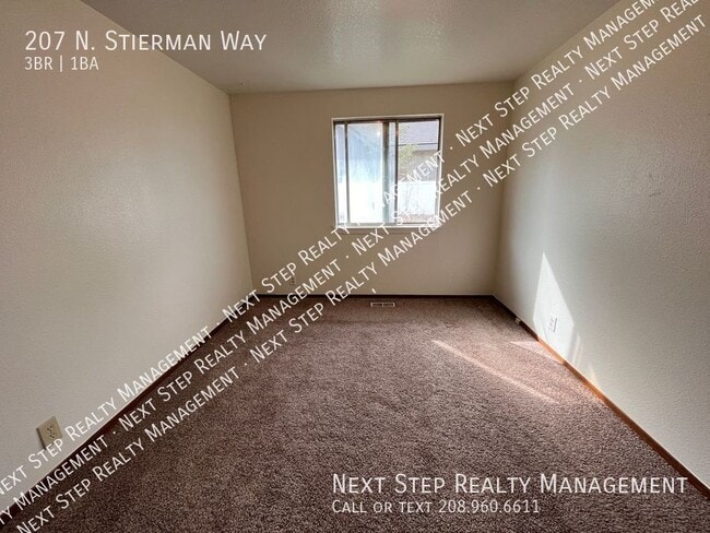 Building Photo - 207 N Stierman Way