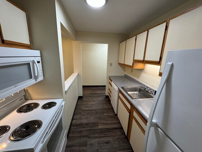 Building Photo - 131 Eastern Ave