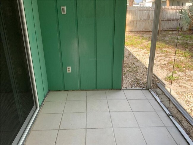 Building Photo - 2118 Michele Dr