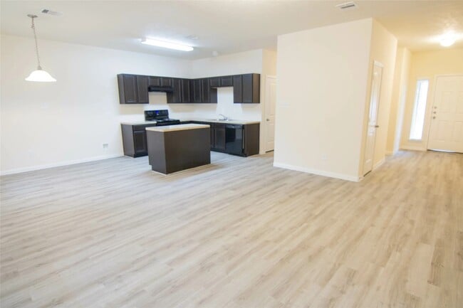 Building Photo - 6234 Brenwood Cir