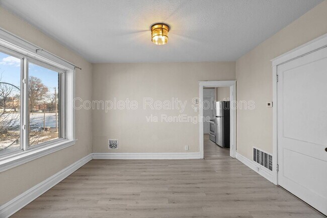 Building Photo - 4102 California Ave