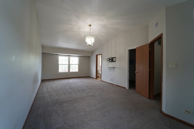 Building Photo - 1008 Southbridge Ln