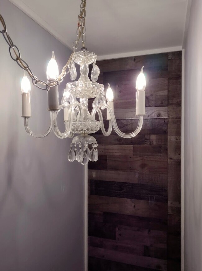 Building Photo - 1111 Clifton St NE