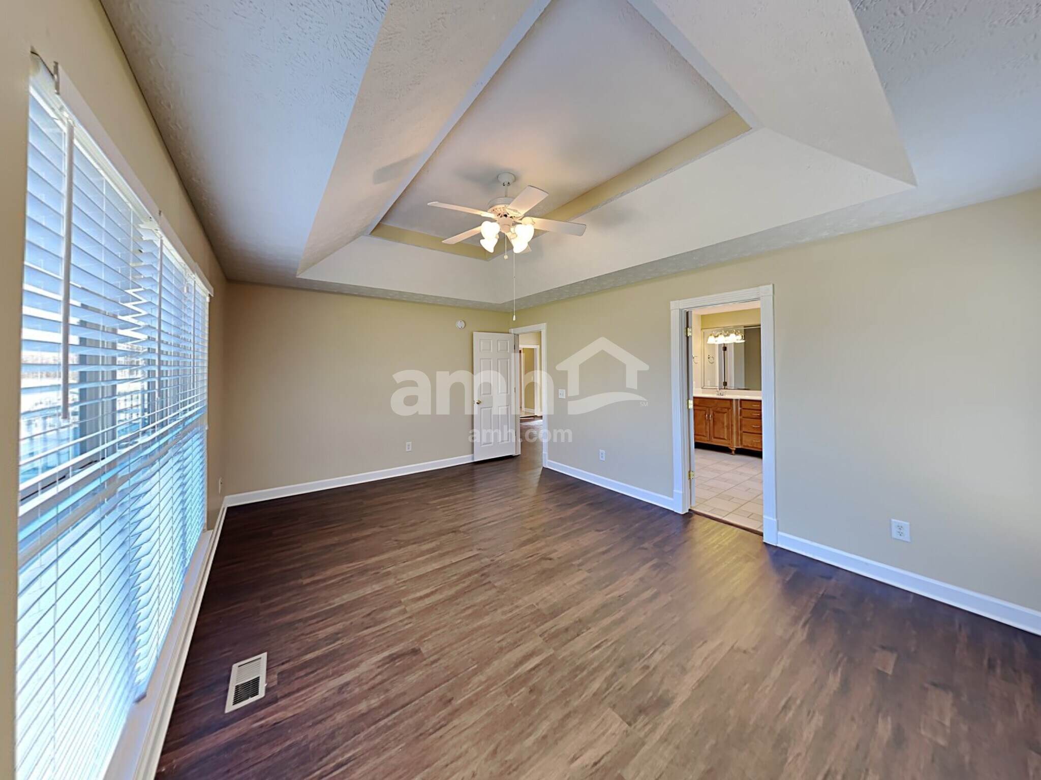 Building Photo - 305 Karlee Dr