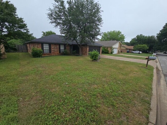 Primary Photo - 2812 Whitehurst Dr