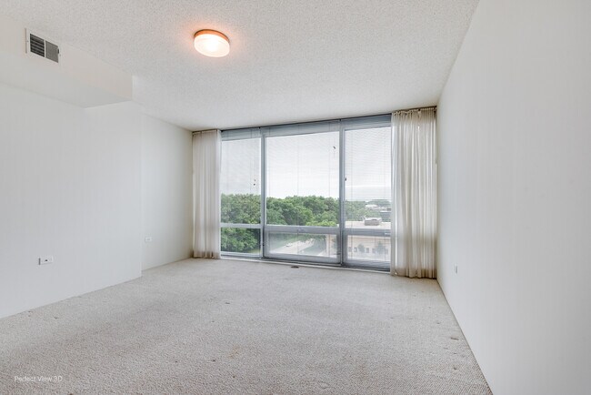 Building Photo - 9725 Woods Dr