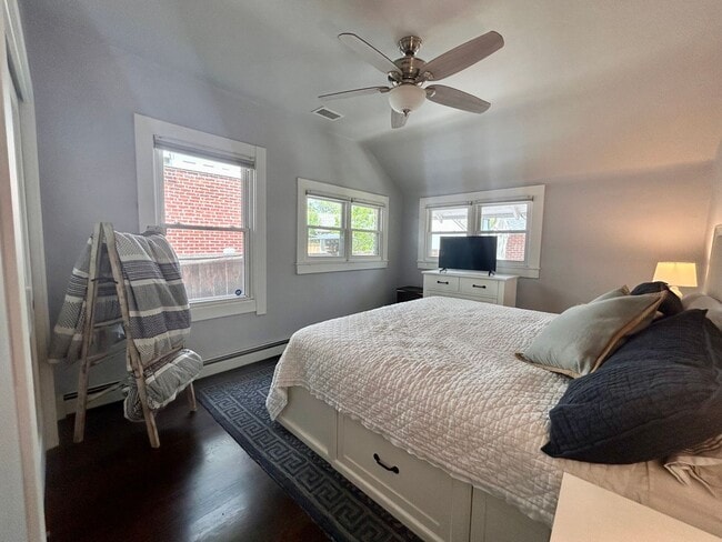Building Photo - $0 DEPOSIT OPTION. 3BED/2BATH CHARMING HOM...